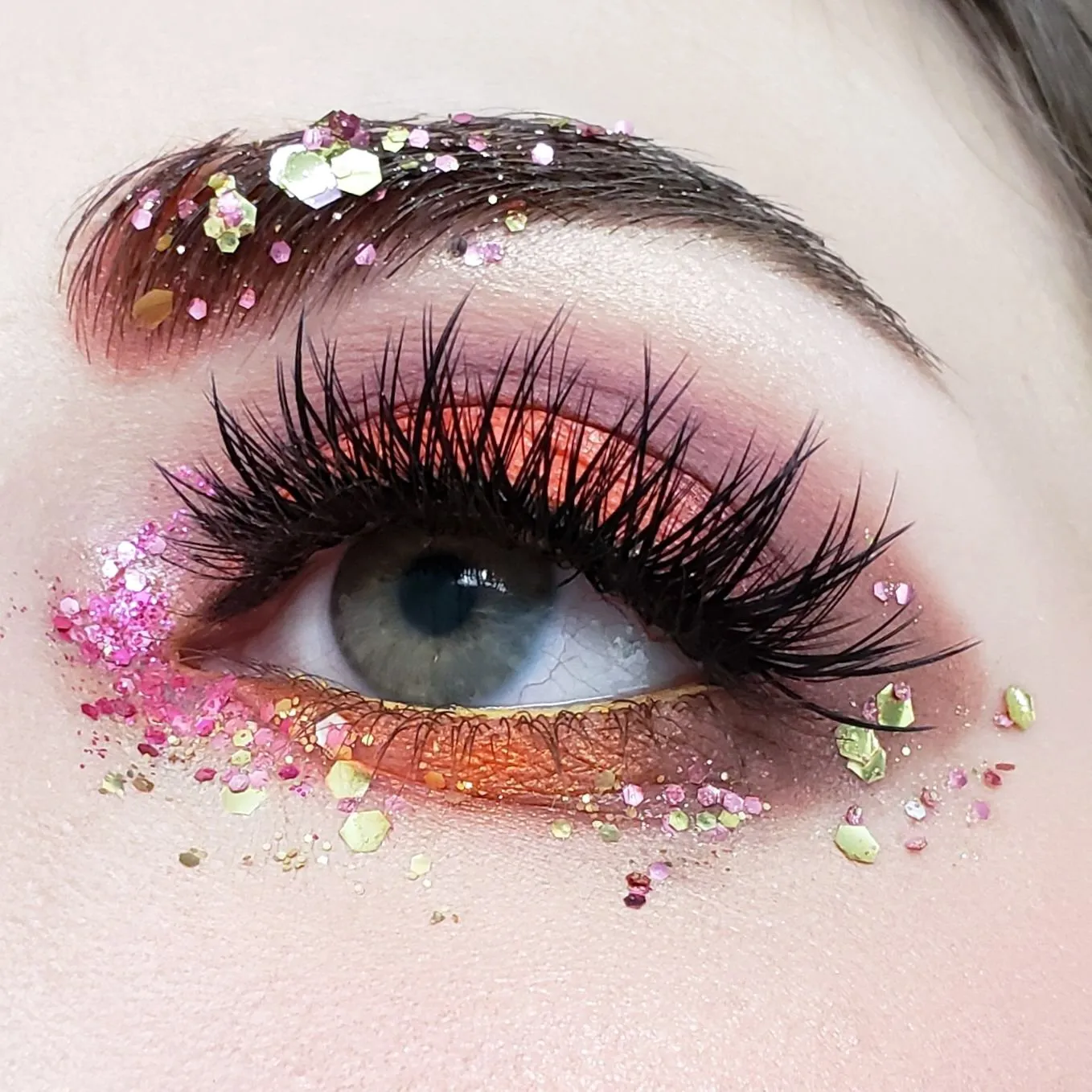 Crown Pro Eyeshadow Golden Peach Collection CP15
