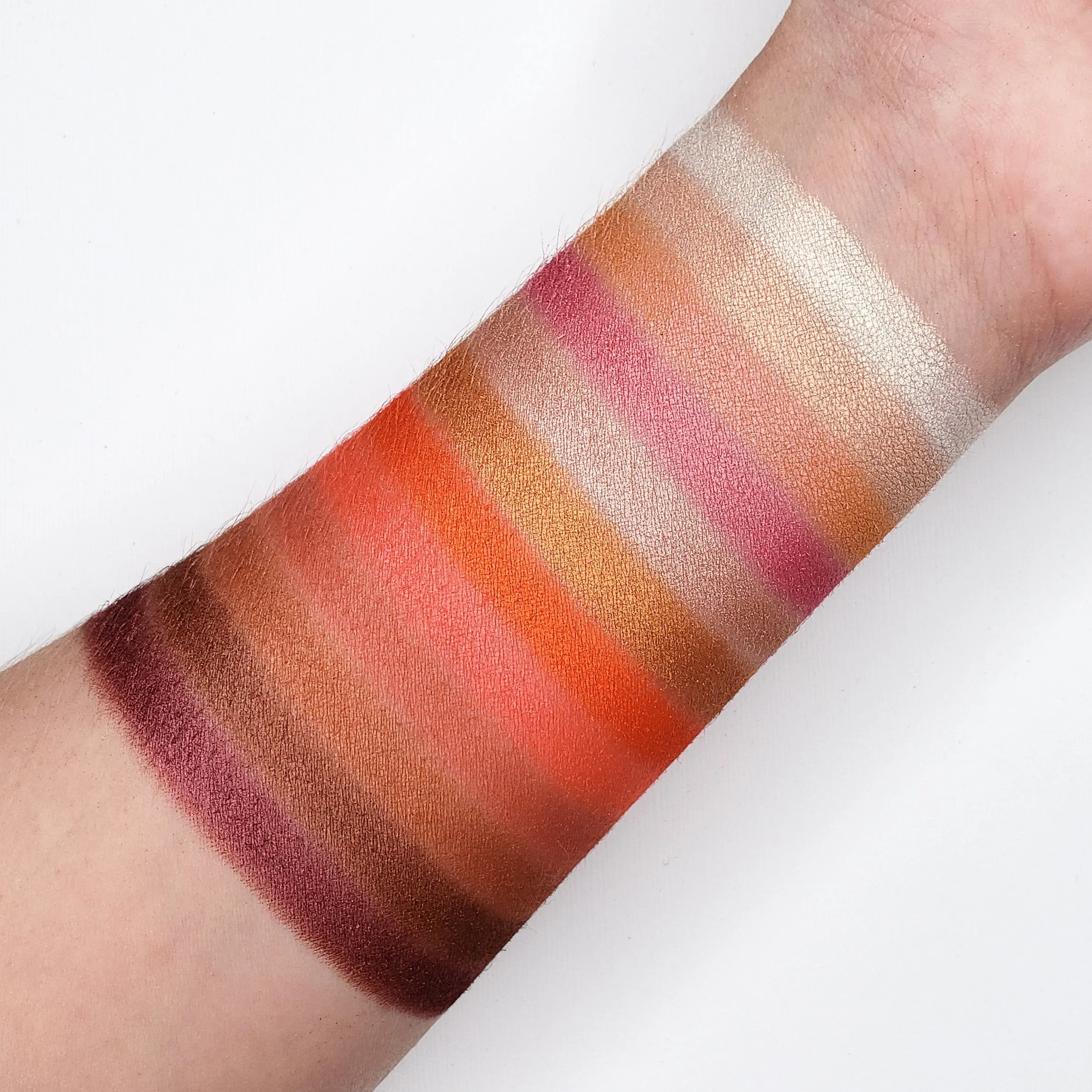 Crown Pro Eyeshadow Golden Peach Collection CP15